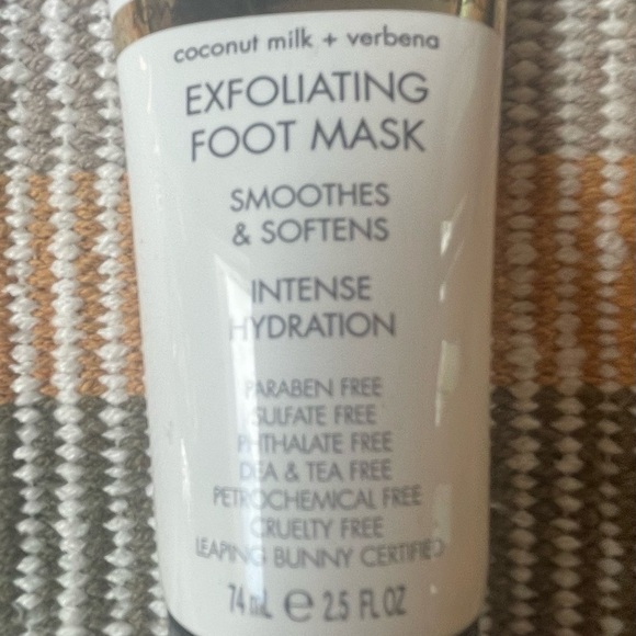 Hydrating Face, Foot and Body Mask Set - Picture 3 of 6